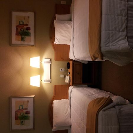 Americas Best Value Inn & Suites-Winnie Phòng bức ảnh